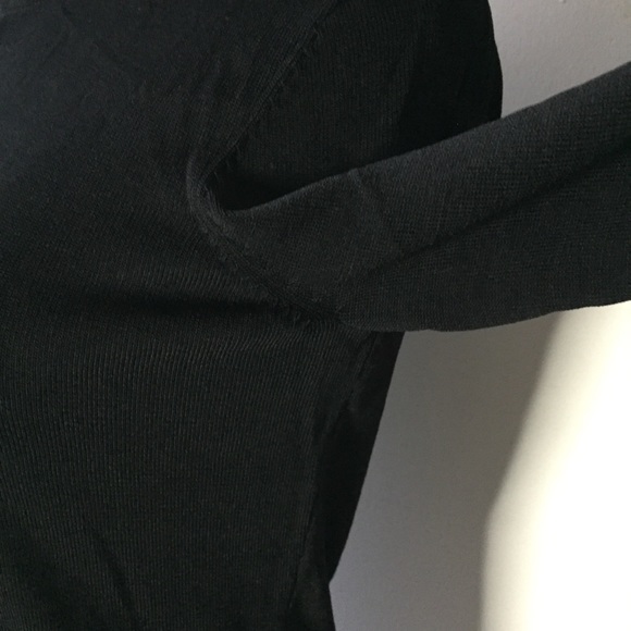 RW&CO Women's Black Top with detachable Collar - Picture 6 of 12